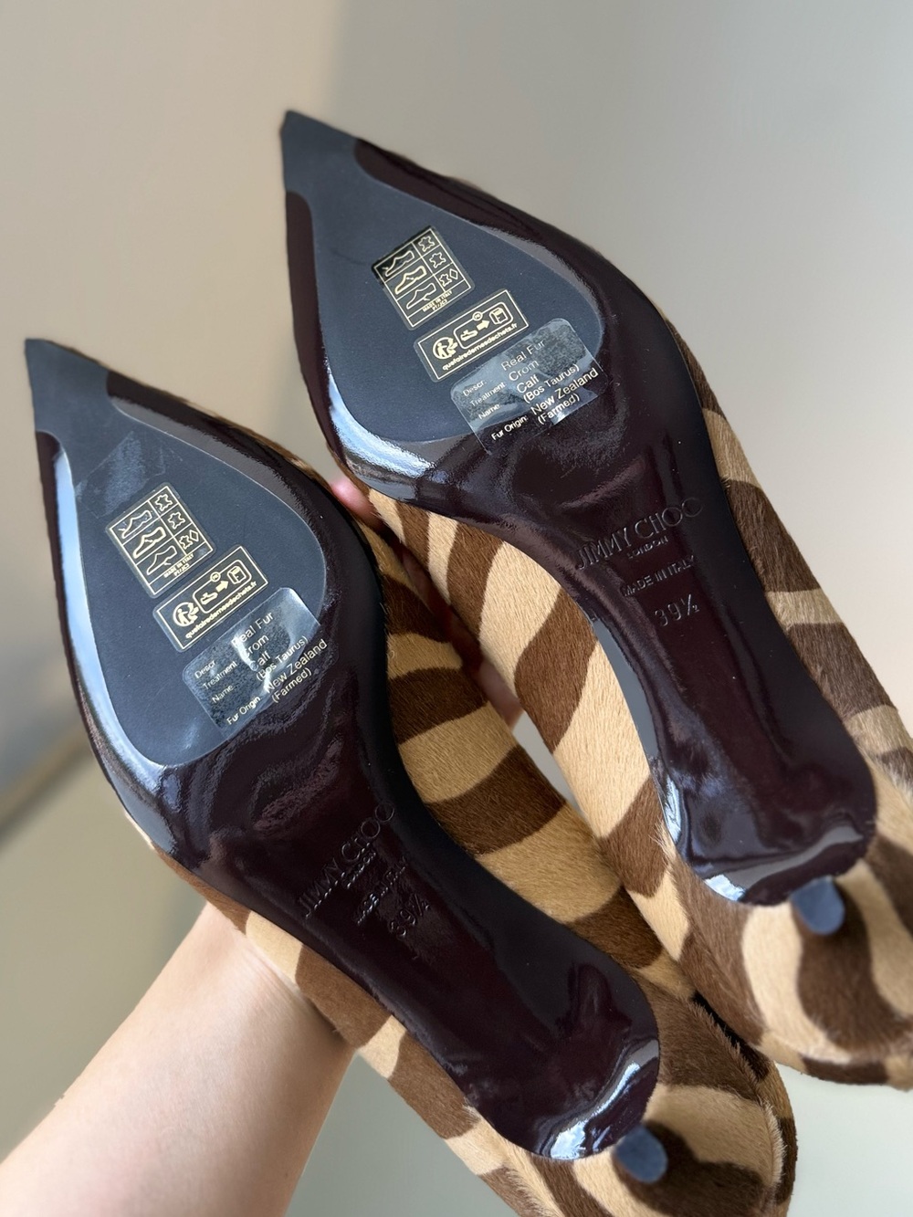 New Jimmy Choo Amelia 35 Chocolate Zebra Printed Pony Pumps $1,095 39.5 - Picture 13 of 14